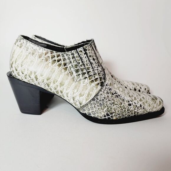 Tony Lama White Embossed Faux Snake Cowboy Ankle Boot Size 10 - Picture 1 of 11